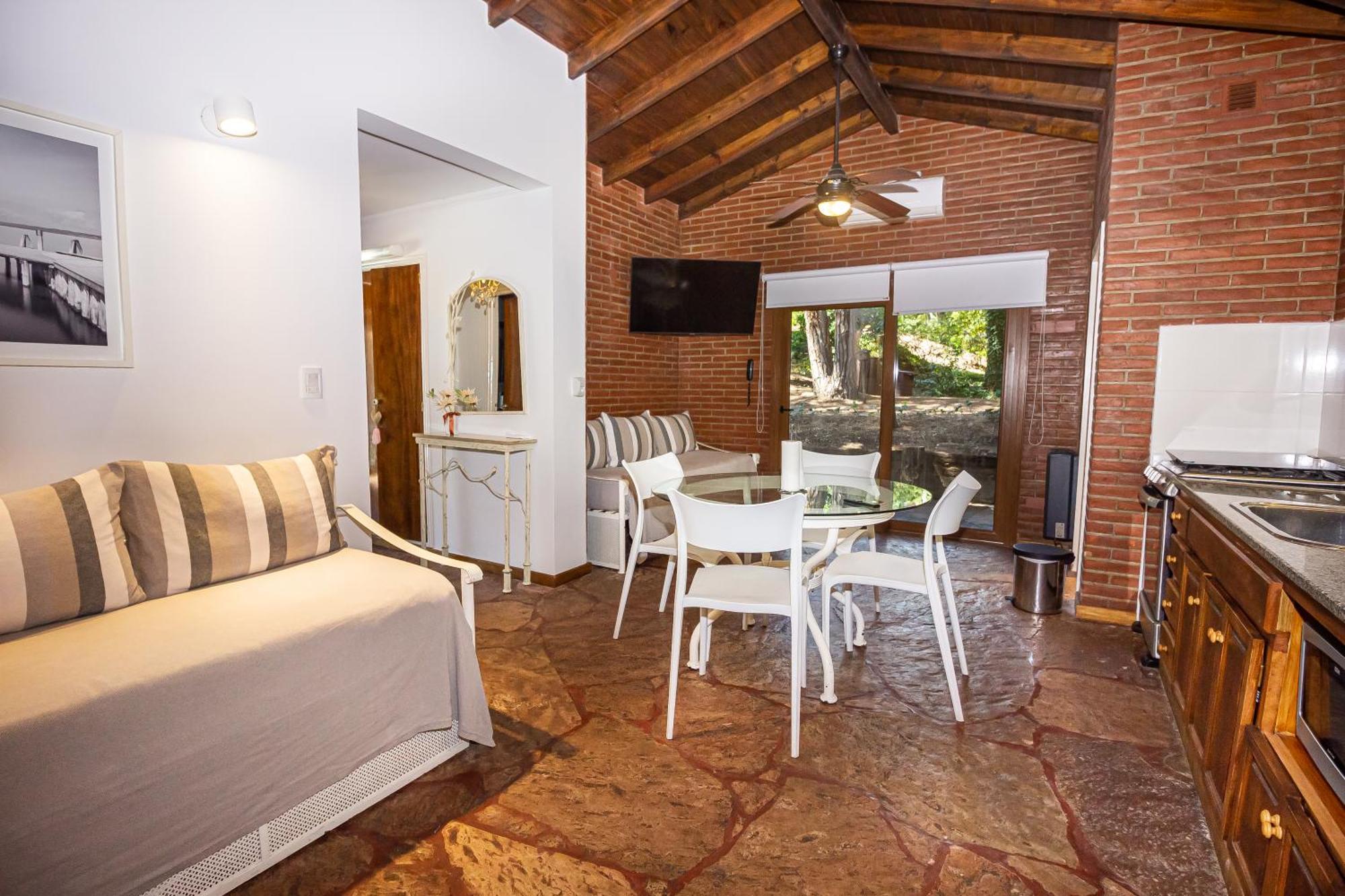 Punta Cerezo Apartment Carilo