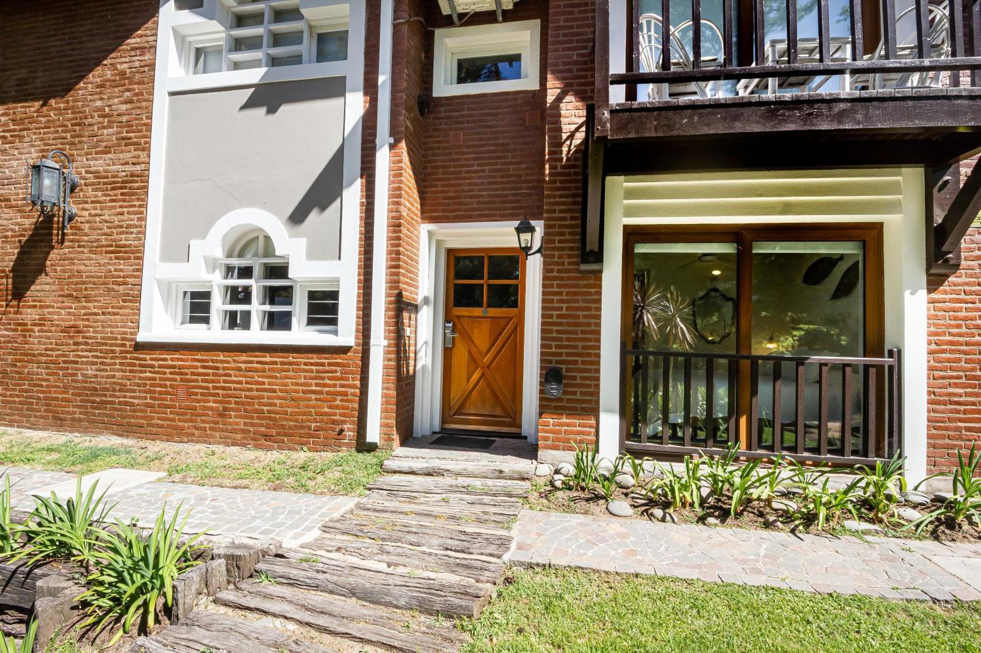 Punta Cerezo Apartment *