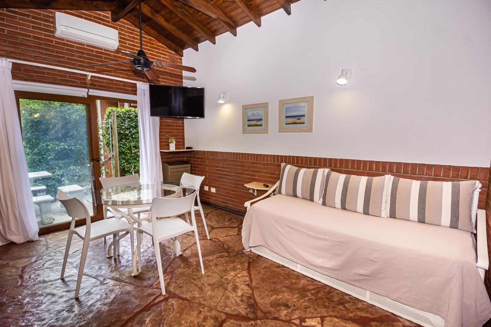 Punta Cerezo Apartment Carilo